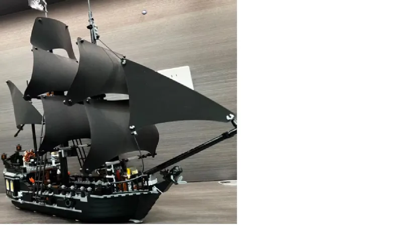 piratenboot - bouwstenen - piratenschip by Mould King in Black – product photo