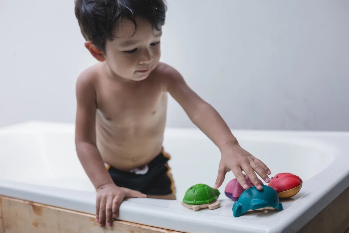 Houten Speelgoed Zeeleven badset. de PlanToys en Multicolore – photo du produit