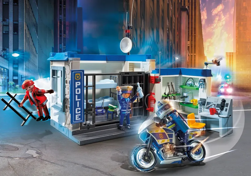 70568 Polizei: Flucht aus dem Gefängnis by Playmobil – interior photo 1 of 4