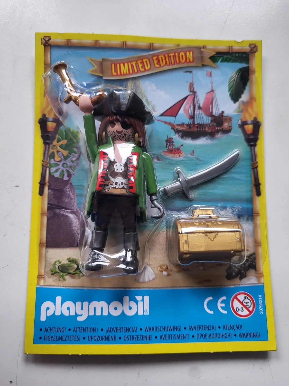 gelimiteerde oplage Piraat met pistool/zwaard/schatkist de Playmobil – photo du produit