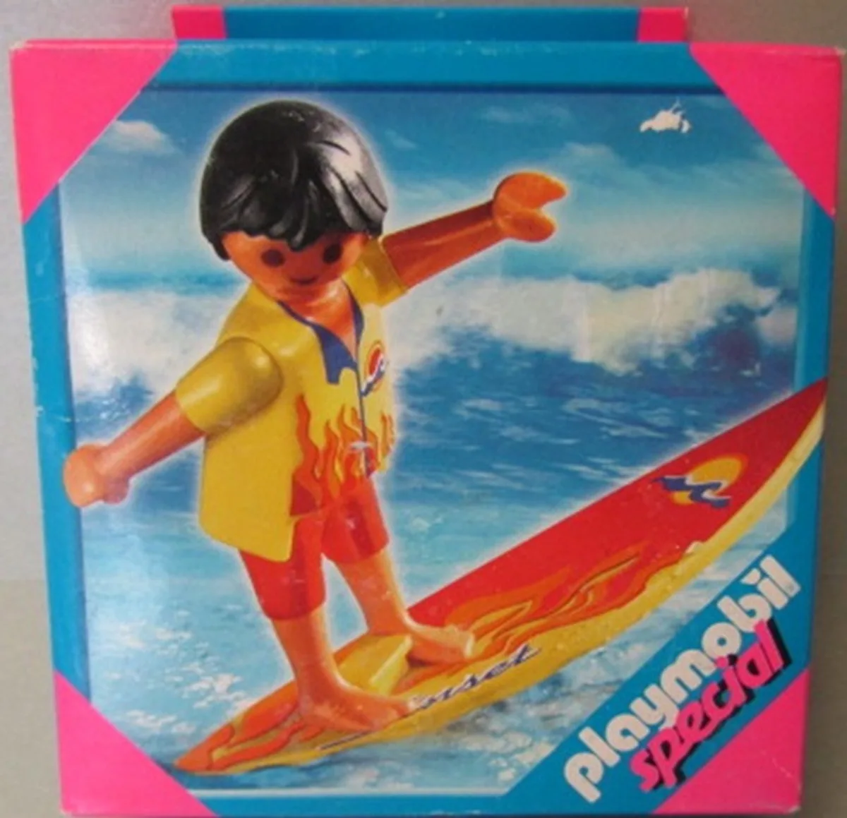 Surfer – 4637 by Playmobil in Yellow – product photo