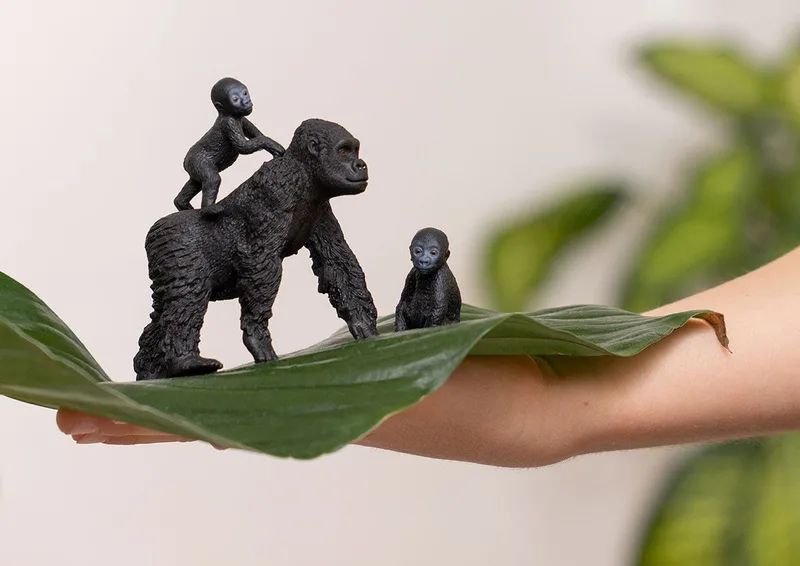42601 Gorilla Family by Schleich – interior photo 2 of 4