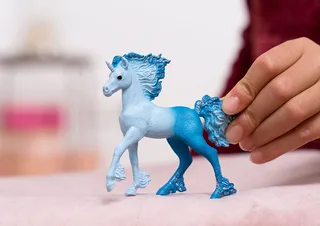 70758 Elementa Water Flames Unicorn Foal från Schleich – miljöbild 2 av 2