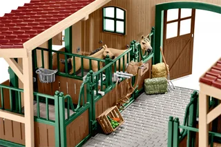 42195 Stable with horses and accessories de Schleich – photo d’ambiance 3 sur 4