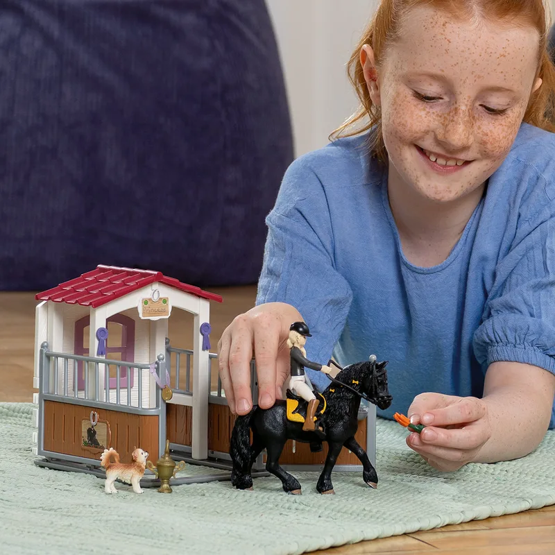 42437 Horse Box with HORSE CLUB Tori & Princess fra Schleich – miljøbillede 2 af 4
