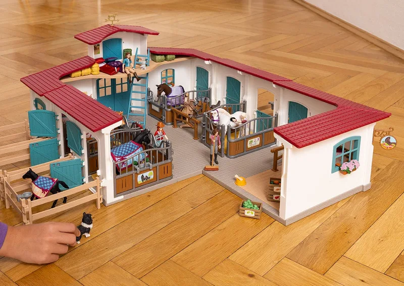 42567 Lakeside Riding Center de Schleich – photo d’ambiance 3 sur 4
