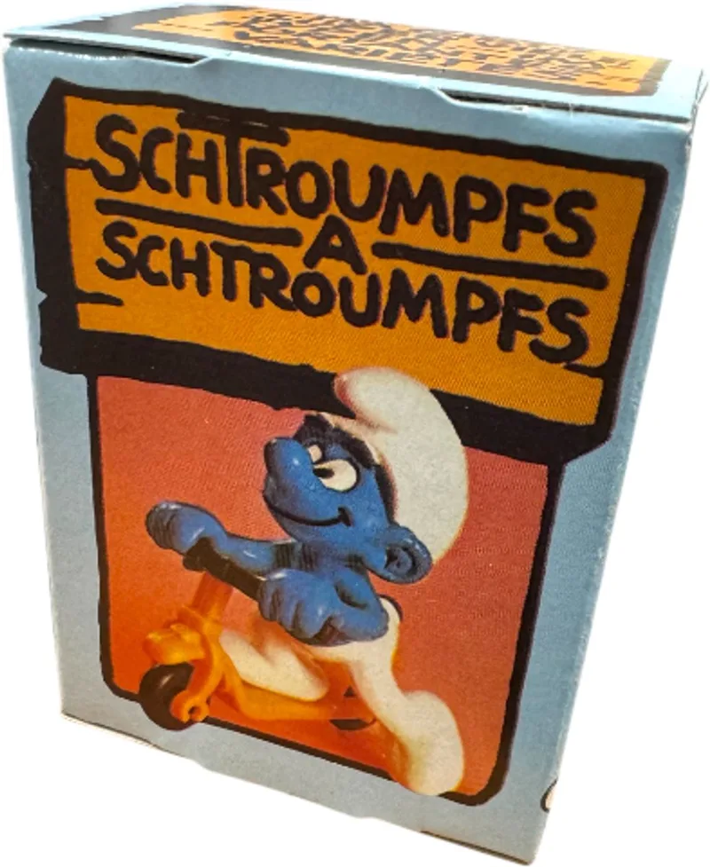 Smurf op step - De smurfen - Schleich speelfiguurtje - 7 cm von Schleich – Produktfoto