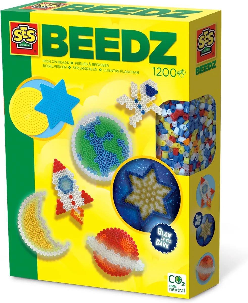 Beedz - Strijkkralen met legborden - grondplaten, 1200 strijkkralen en strijkvel - universum - ster, maan, planeet, raket, astronaut - glow in the dark - PVC vrij von SES Creative in Universe – Produktfoto