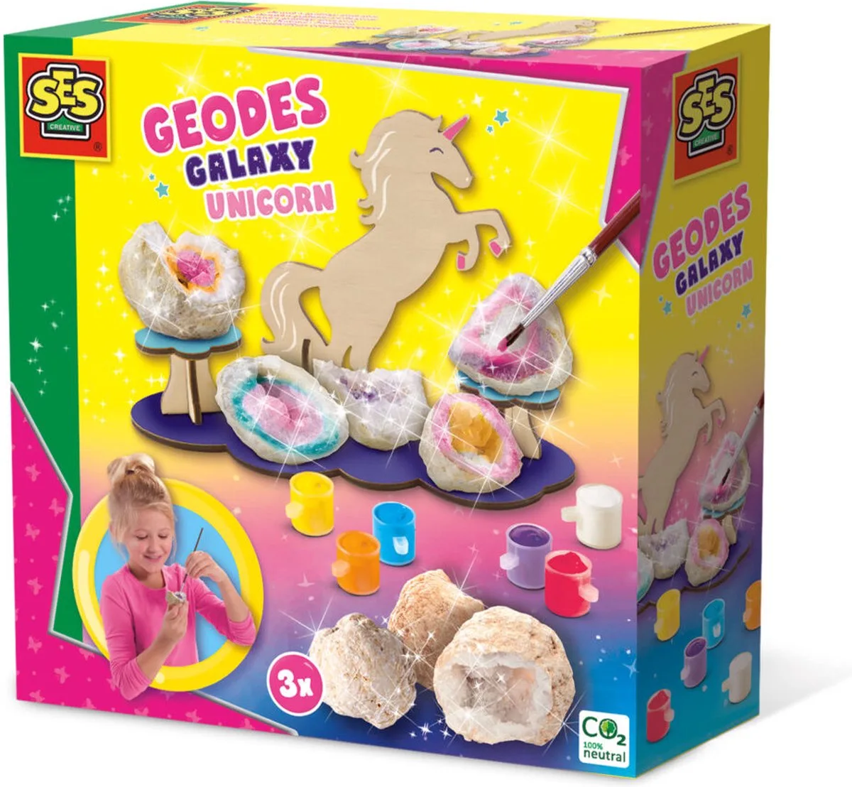 Galaxy - echte geodes - inclusief verf en penseel - met eenhoorn display van hout - knutselen meisjes by SES Creative in Geodes unicorn – product photo