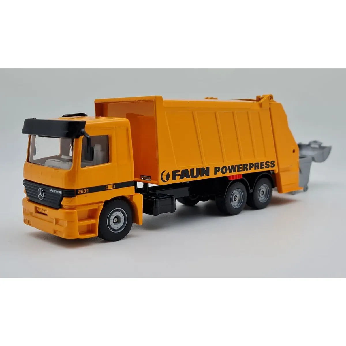 SIKU 2926 Mercedes Actros M 2631 Müllwagen, 1:55 by Siku – product photo