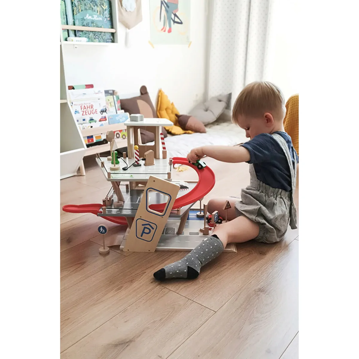 Parkhaus Premium von small foot in Weiß – Produktfoto 2 von 3