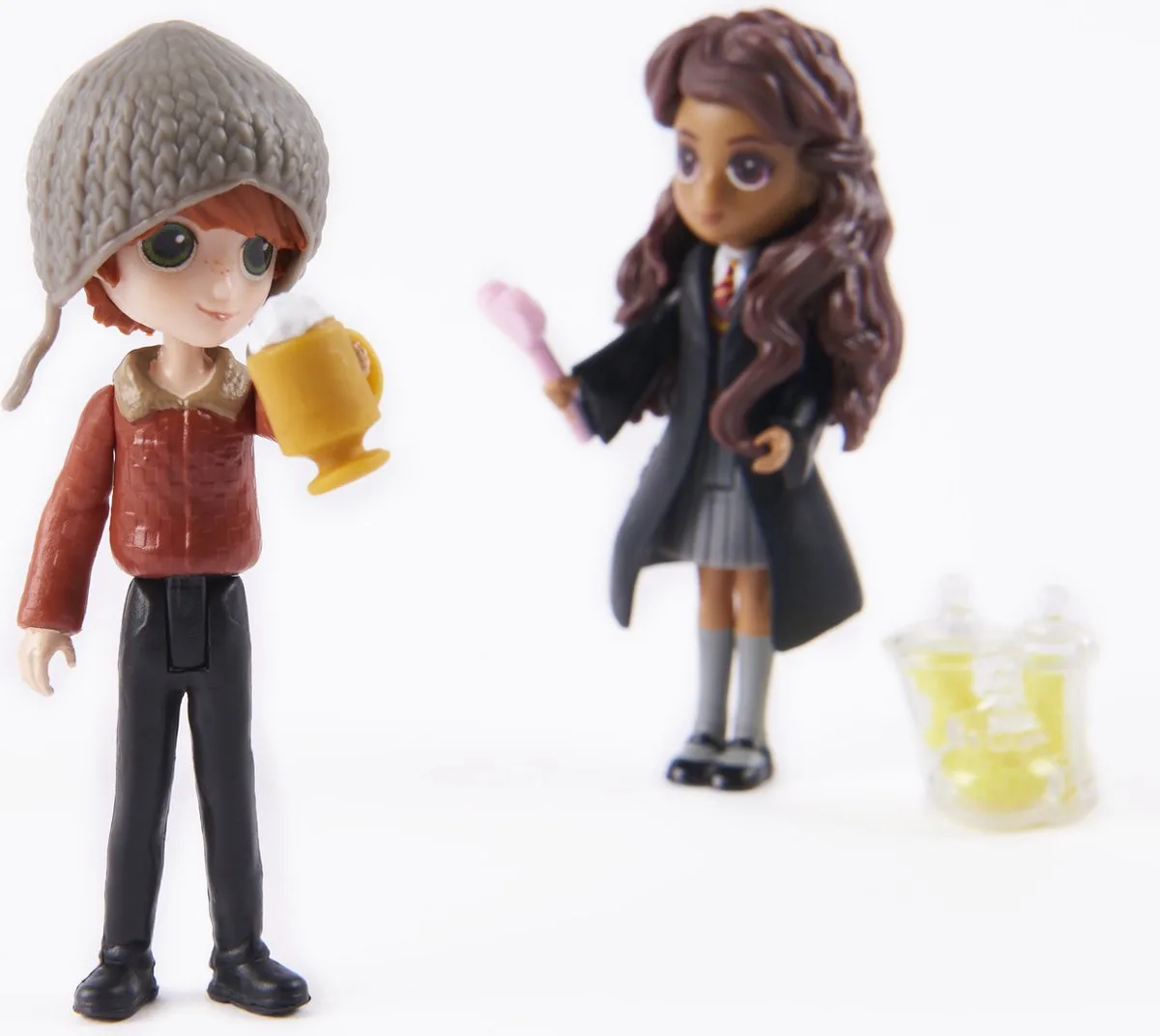 Wizarding World Harry Potter - Magical Minis-actiefigurenset met Ron Wemel en Parvati Patil en 2 poppenaccessoires von Spin Master in Mehrfarbig – Produktfoto