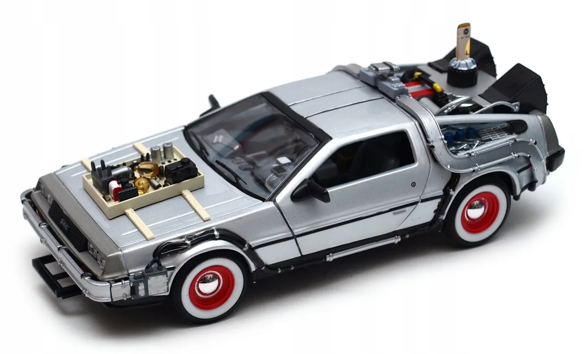 DeLorean DMC-12 1:24 - Terug naar de toekomst III by Welly in Silver – product photo