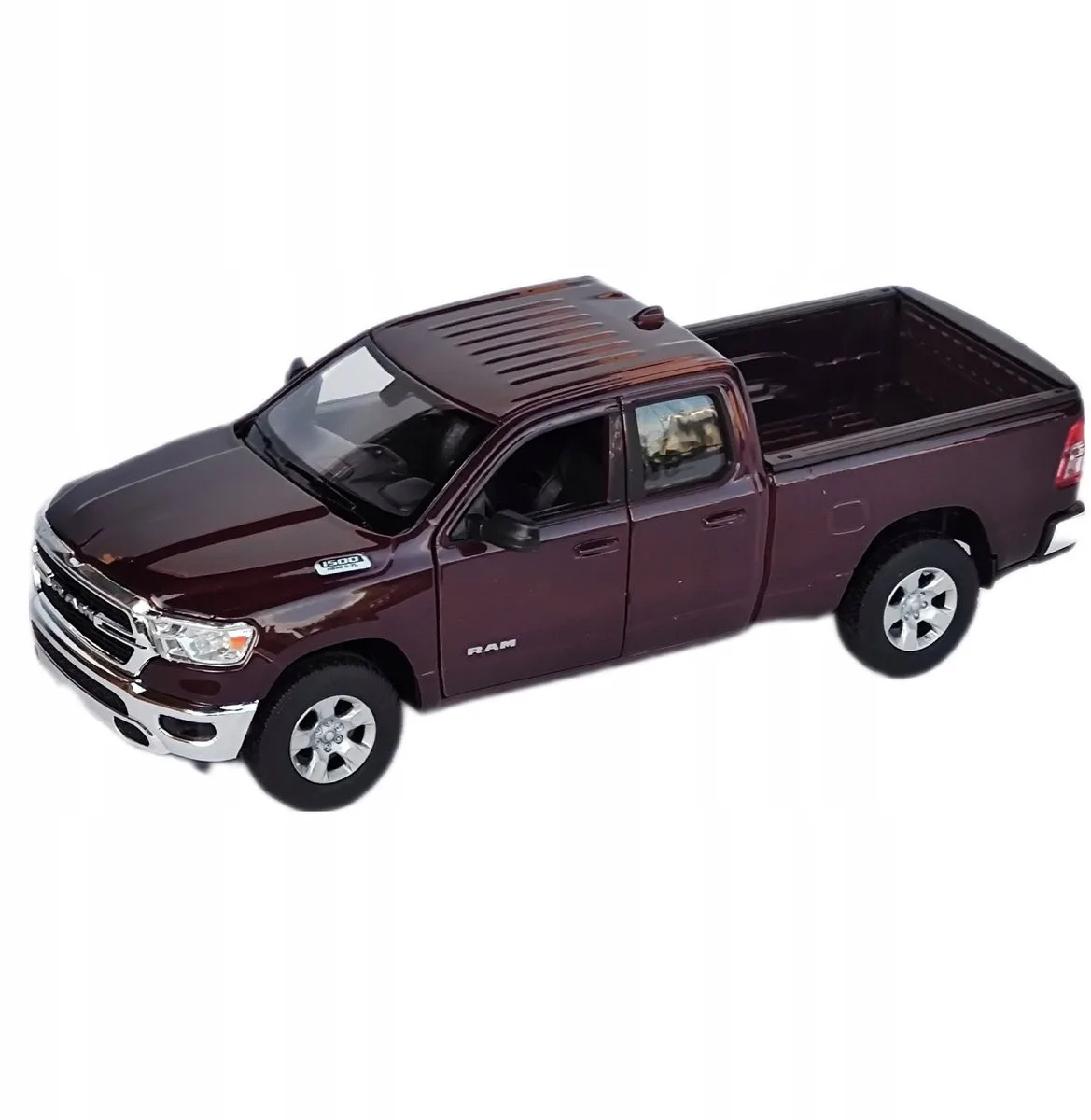 Dodge RAM 1500 2019 Pick-up Modelauto 1:24 fra Welly i Bordeaux – produktbillede