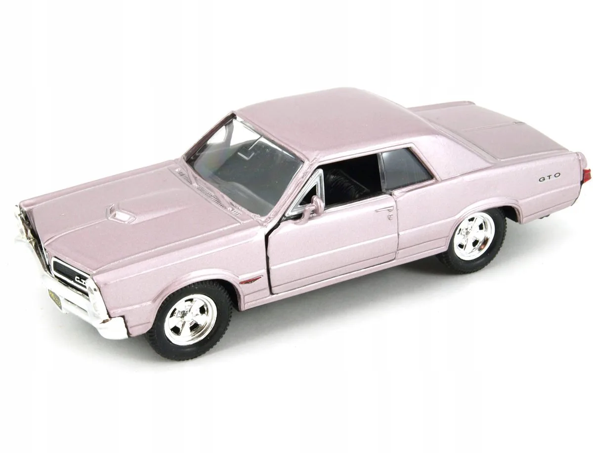 Pontiac GTO 1965 Modelauto Schaal 1:34 van Welly in Zilver – productfoto