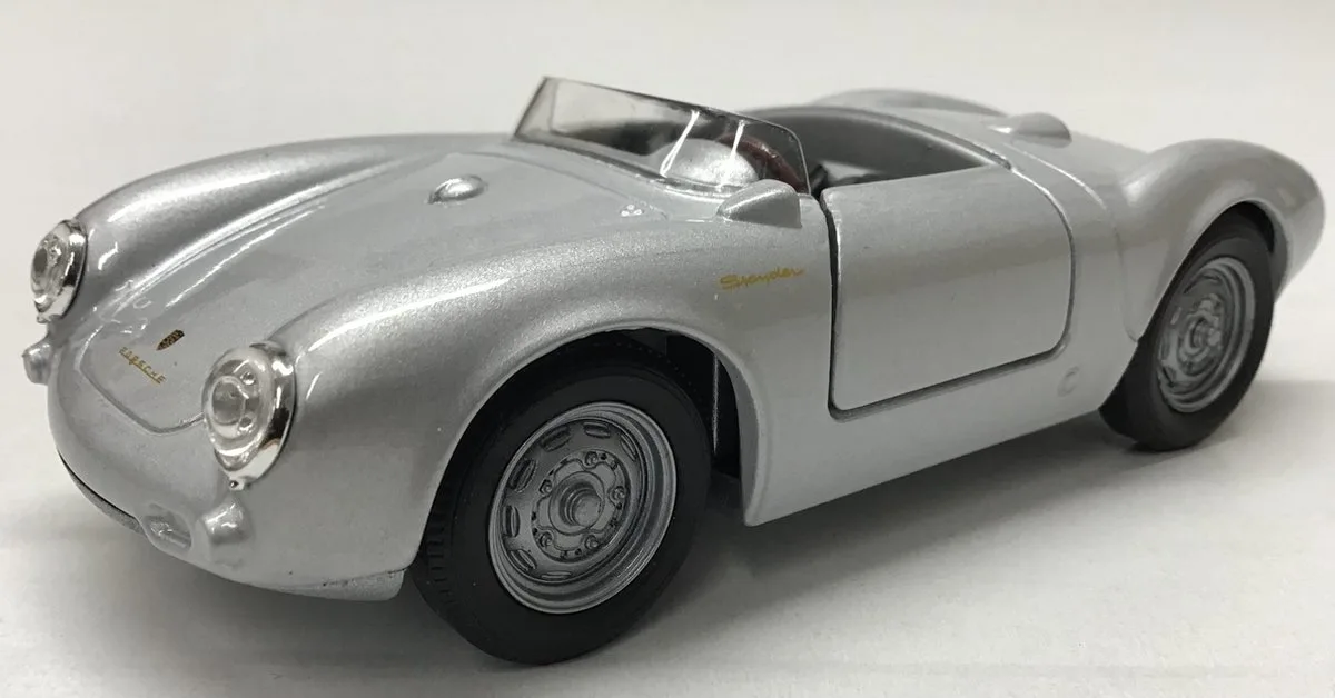 Porsche 550 Spyder die cast schaalmodel met pull back motortje schaal 1:36 de Welly en Argent – photo du produit