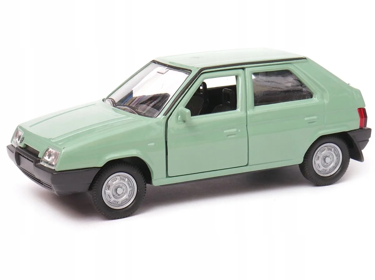 Skoda Favorit Modelauto Schaal 1:34 från Welly i Grön – produktbild