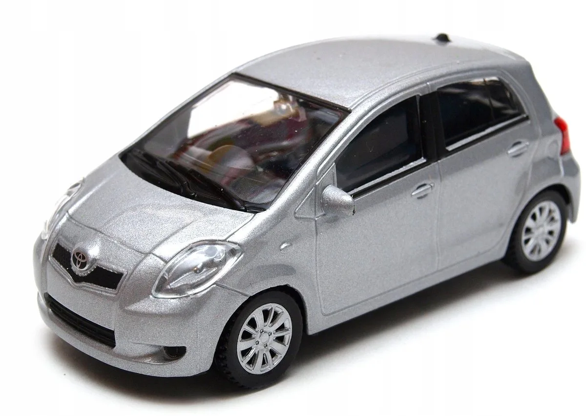 Toyota Yaris modelauto schaal 1:43 fra Welly i Sølv – produktbillede