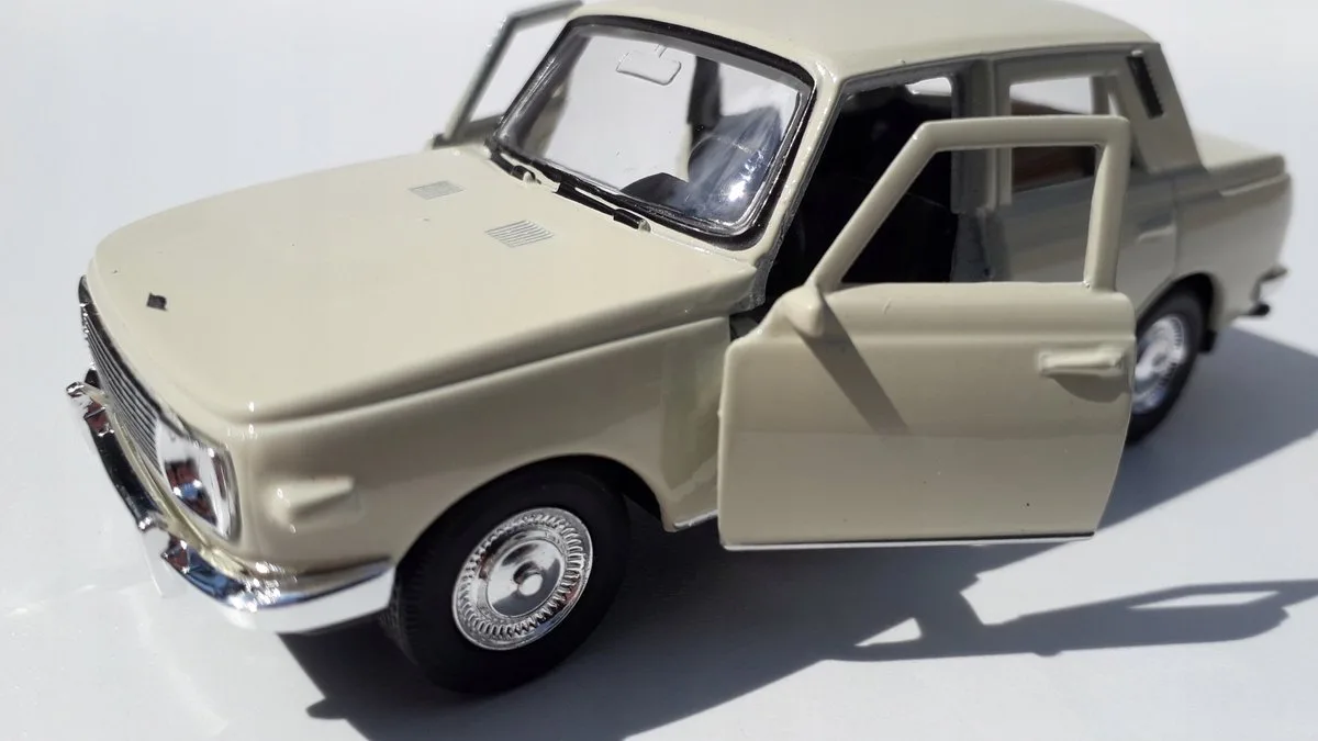 Wartburg 353 Modelauto 1:34 - Beige/Crème Metaal de Welly en Beige – photo du produit